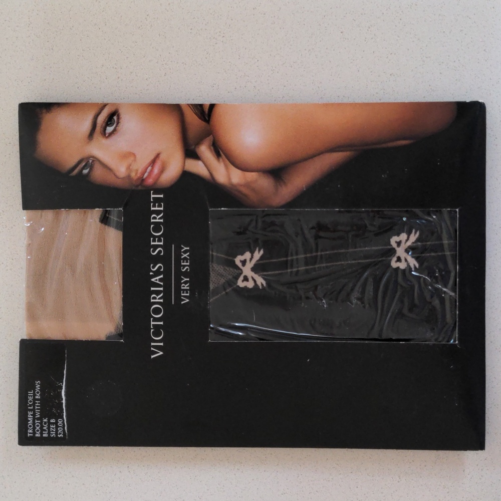 Victoria's Secret Very Sexy pantyhose. Boot w Bows! Size B